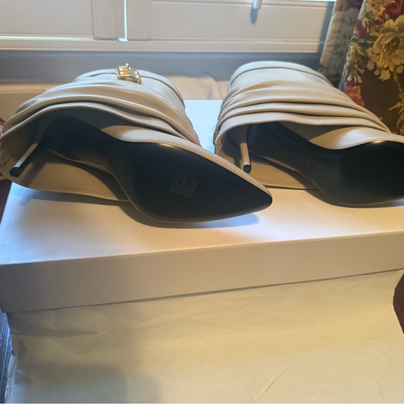 Givenchy Women's Beige Sheep Leather Stiletto Boots 95MM heel NWT - Picture 13 of 13